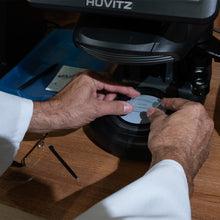 Load image into Gallery viewer, Huvitz HBK-410 Bloqueador de lentes automático con tecnología inteligente de escaneo digital